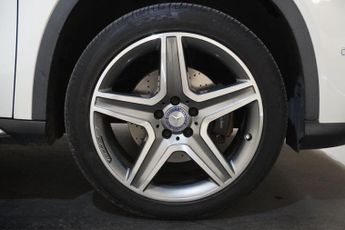 MERCEDES-BENZ GLA Mercedes-Benz GLA 2.1 GLA220d AMG Line (Premium Plus) SUV 5dr Di