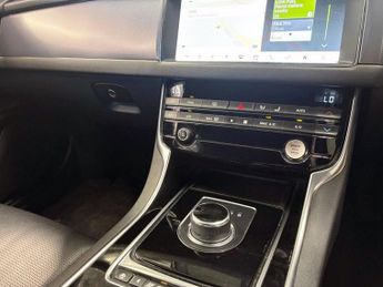 JAGUAR XF 2.0i R-Sport GPF Saloon 4dr Petrol Auto Euro 6 (s/s) (250 ps)