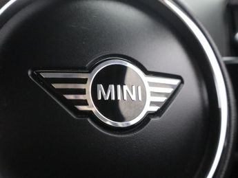 MINI COUNTRYMAN 1.5 10kWh Cooper SE Classic SUV 5dr Petrol Plug-in Hybrid Auto A