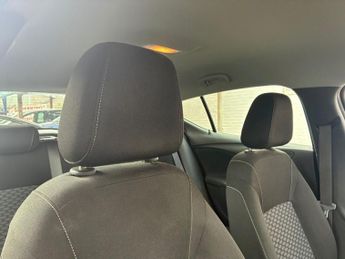 VAUXHALL ASTRA 1.4i Turbo Design Hatchback 5dr Petrol Manual Euro 6 (125 ps)