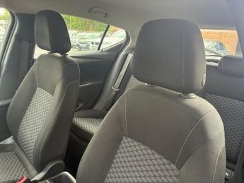 VAUXHALL ASTRA 1.4i Turbo Design Hatchback 5dr Petrol Manual Euro 6 (125 ps)