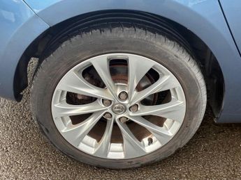 VAUXHALL ASTRA 1.4i Turbo Design Hatchback 5dr Petrol Manual Euro 6 (125 ps)