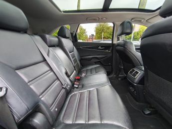 KIA SORENTO 2.2 CRDi KX-3 SUV 5dr Diesel Auto AWD Euro 6 (197 bhp)
