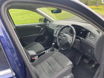 VOLKSWAGEN TIGUAN 2.0 TDI BlueMotion Tech SEL SUV 5dr Diesel DSG Euro 6 (s/s) (150