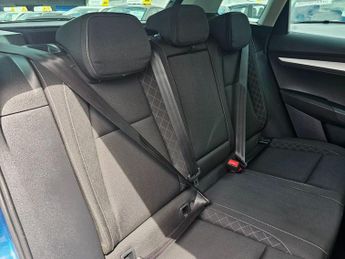 SKODA KAROQ AUTOMATIC 1.5 TSI ACT SE SUV 5dr Petrol DSG Euro 6 (s/s) (150 ps