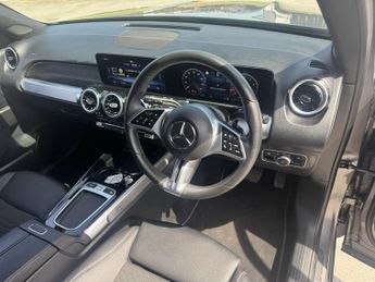 MERCEDES-BENZ GLB 1.3 GLB200 MHEV Sport (Executive) SUV 5dr Petrol Hybrid 7G-DCT E