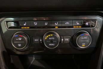 VOLKSWAGEN TIGUAN 2.0 TDI R-Line SUV 5dr Diesel DSG 4Motion Euro 6 (s/s) (190 ps) 