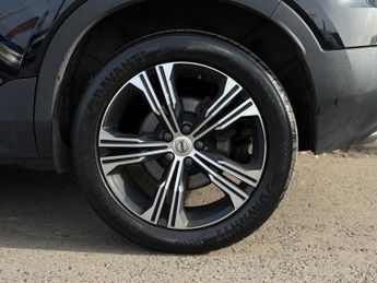VOLVO XC40 2.0 D4 Inscription Pro SUV 5dr Diesel Auto AWD Euro 6 (s/s) (190