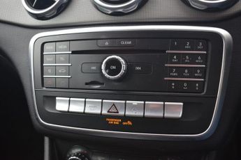 MERCEDES-BENZ GLA 1.6 GLA180 Urban Edition SUV 5dr Petrol 7G-DCT Euro 6 (s/s) (122