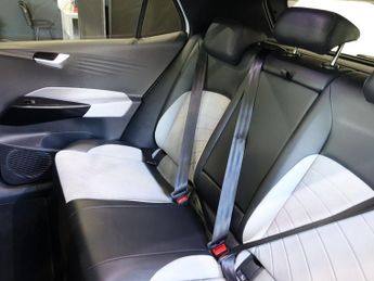 VOLKSWAGEN ID.3 Pro Performance 58kWh Family Hatchback 5dr Electric Auto (204 ps