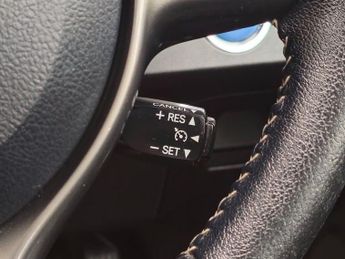 TOYOTA YARIS 1.5 VVT-h Excel Hatchback 5dr Petrol Hybrid E-CVT Euro 6 (15in A