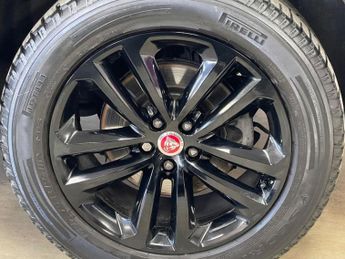 JAGUAR F-PACE 2.0 D165 R-Sport SUV 5dr Diesel Manual Euro 6 (s/s) (163 ps)