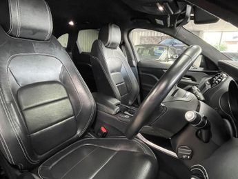 JAGUAR F-PACE 2.0 D165 R-Sport SUV 5dr Diesel Manual Euro 6 (s/s) (163 ps)