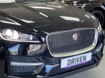 JAGUAR F-PACE 2.0 D165 R-Sport SUV 5dr Diesel Manual Euro 6 (s/s) (163 ps)