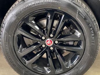 JAGUAR F-PACE 2.0 D180 R-Sport SUV 5dr Diesel Auto AWD Euro 6 (s/s) (180 ps)
