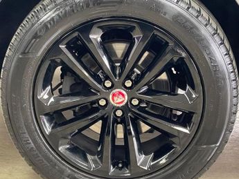 JAGUAR F-PACE 2.0 D180 R-Sport SUV 5dr Diesel Auto AWD Euro 6 (s/s) (180 ps)