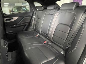JAGUAR F-PACE 2.0 D180 R-Sport SUV 5dr Diesel Auto AWD Euro 6 (s/s) (180 ps)