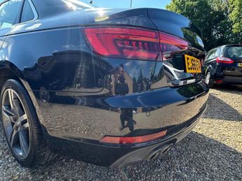AUDI A4 2.0 TDI ultra S line Saloon 4dr Diesel S Tronic Euro 6 (s/s) (19