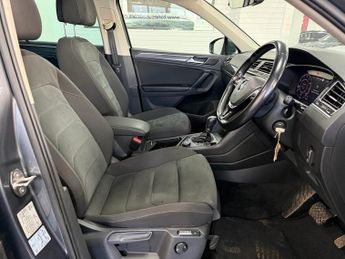 VOLKSWAGEN TIGUAN 2.0 TSI SEL SUV 5dr Petrol DSG 4Motion Euro 6 (s/s) (180 ps)