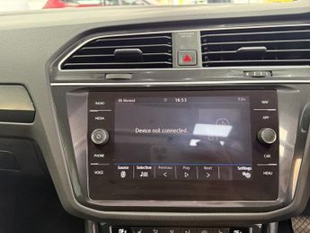 VOLKSWAGEN TIGUAN 2.0 TSI SEL SUV 5dr Petrol DSG 4Motion Euro 6 (s/s) (180 ps)