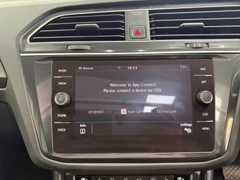 VOLKSWAGEN TIGUAN 2.0 TSI SEL SUV 5dr Petrol DSG 4Motion Euro 6 (s/s) (180 ps)