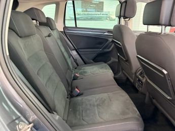 VOLKSWAGEN TIGUAN 2.0 TSI SEL SUV 5dr Petrol DSG 4Motion Euro 6 (s/s) (180 ps)