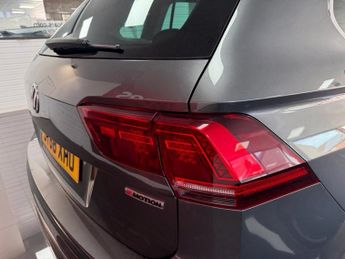 VOLKSWAGEN TIGUAN 2.0 TSI SEL SUV 5dr Petrol DSG 4Motion Euro 6 (s/s) (180 ps)
