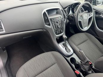 VAUXHALL ASTRA 1.6 16V Design Sports Tourer 5dr Petrol Auto Euro 5 (115 ps)