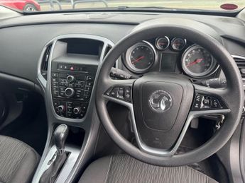 VAUXHALL ASTRA 1.6 16V Design Sports Tourer 5dr Petrol Auto Euro 5 (115 ps)
