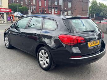 VAUXHALL ASTRA 1.6 16V Design Sports Tourer 5dr Petrol Auto Euro 5 (115 ps)