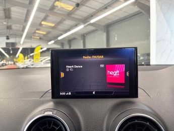 AUDI Q2 1.5 TFSI CoD 35 Sport SUV 5dr Petrol S Tronic Euro 6 (s/s) (150 