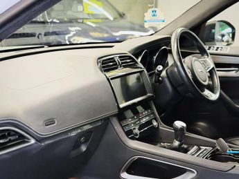 JAGUAR F-PACE 2.0 D165 R-Sport SUV 5dr Diesel Manual Euro 6 (s/s) (163 ps)