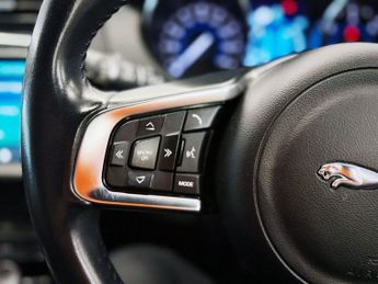 JAGUAR F-PACE 2.0 D165 R-Sport SUV 5dr Diesel Manual Euro 6 (s/s) (163 ps)