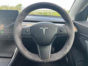 TESLA Model 3 Standard Range Plus Saloon 4dr Electric Auto RWD (241 bhp)