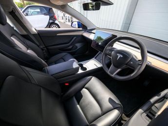TESLA Model 3 Standard Range Plus Saloon 4dr Electric Auto RWD (241 bhp)
