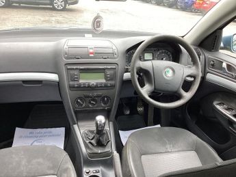 SKODA OCTAVIA 1.6 FSI Ambiente Hatchback 5dr Petrol Manual Euro 4 (115 bhp)