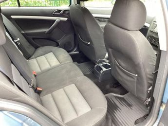 SKODA OCTAVIA 1.6 FSI Ambiente Hatchback 5dr Petrol Manual Euro 4 (115 bhp)