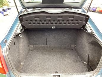 SKODA OCTAVIA 1.6 FSI Ambiente Hatchback 5dr Petrol Manual Euro 4 (115 bhp)