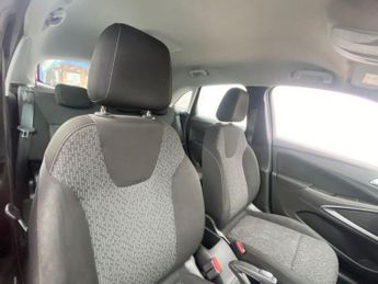 VAUXHALL CROSSLAND X 1.2 SE SUV 5dr Petrol Manual Euro 6 (83 ps)