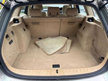 BMW 3 SERIES 2.0 318d SE Touring 5dr Diesel Steptronic Euro 5 (143 ps)