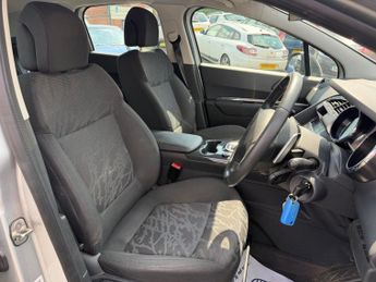 PEUGEOT 3008 1.6 e-HDi Active SUV 5dr Diesel EGC Euro 5 (s/s) (112 ps)