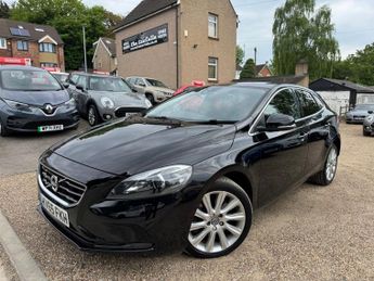 Volvo V40 2.0 D4 SE Lux Nav Hatchback 5dr Diesel Manual Euro 6 (s/s) (190 