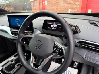 VOLKSWAGEN ID.4 Pure Performance 52kWh Style Auto 5dr