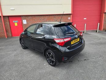 TOYOTA YARIS 1.5 VVT-h Design E-CVT Euro 6 (s/s) 5dr