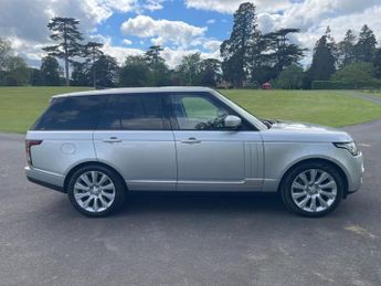 LAND ROVER RANGE ROVER 4.4 SD V8 Vogue SE SUV 5dr Diesel Auto 4WD Euro 6 (s/s) (339 ps)