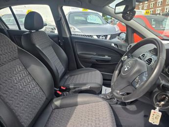 VAUXHALL CORSA AUTOMATIC 1.4 16V SE Hatchback 5dr Petrol Auto Euro 5 (100 ps)