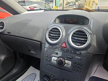 VAUXHALL CORSA AUTOMATIC 1.4 16V SE Hatchback 5dr Petrol Auto Euro 5 (100 ps)