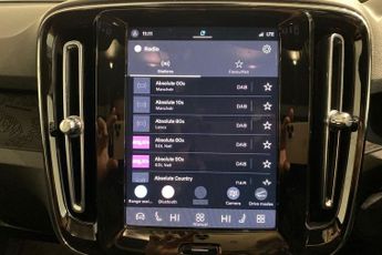 VOLVO C40 Recharge 69kWh Core SUV 5dr Electric Auto (231 ps) Panoramic Sun