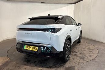 PEUGEOT E-3008 73kWh GT SUV 5dr Electric Auto (210 ps) Reverse Camera, Front / 
