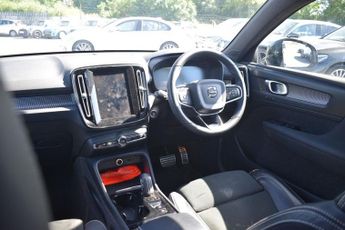 VOLVO XC40 1.5 T3 R-Design Pro SUV 5dr Petrol Auto Euro 6 (s/s) (163 ps)